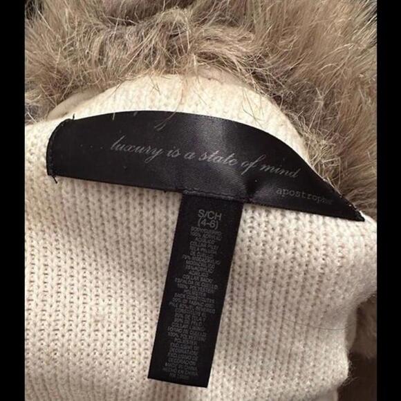 Stay warm and stylish this winter with this faux fur jacket! - Picture 2 of 2